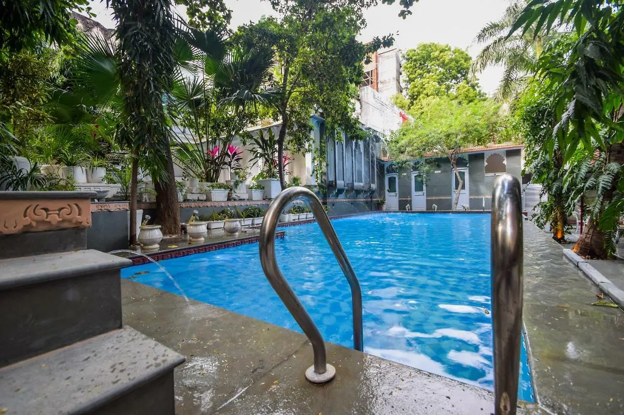 Hotel Raj Palace Udaipur 3*,  India